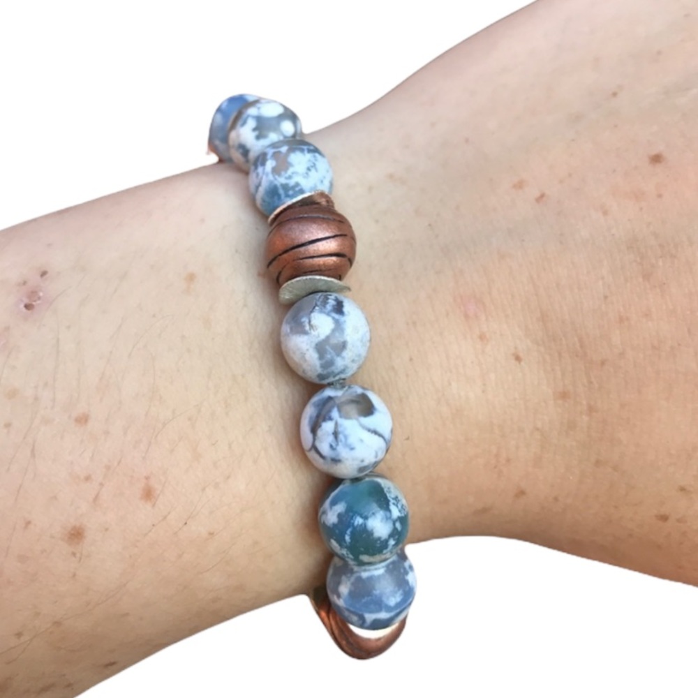 Blue Beaded stretch Bracelet